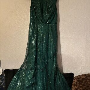 Elegant Green Sequin Prom Dress